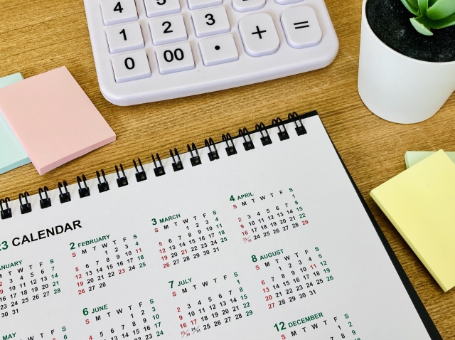 スピーディーのイメージ　カレンダーと計算機